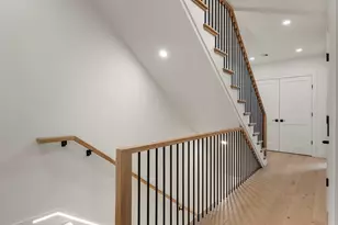 421 E 6th St, Boston, MA 02127 - Photo 21