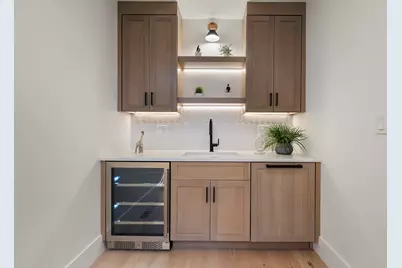421 E. 6th St #TH1, Boston, MA 02127 - Photo 37