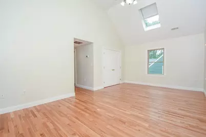 5 Lane Ave, Bedford, MA 01730 - Photo 5