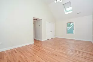 5 Lane Ave, Bedford, MA 01730 - Photo 5
