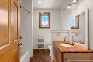 18 Holly St, Gloucester, MA 01930 - Photo 25