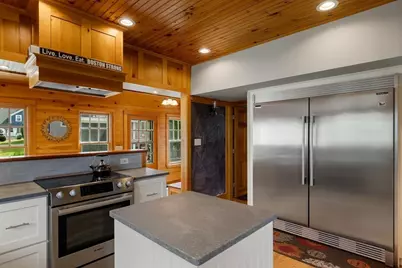 18 Holly St, Gloucester, MA 01930 - Photo 5