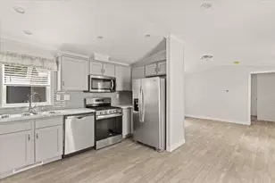 1540 Broadway, Raynham, MA 02767 - Photo 5