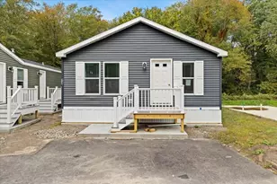 1540 Broadway, Raynham, MA 02767 - Photo 3