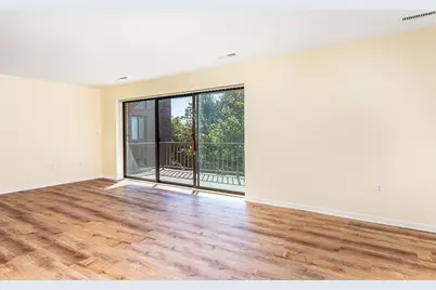 1004 Paradise Rd #2M, Swampscott, MA 01907 - Photo 9