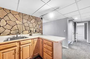 908 Frank Smith Rd, Longmeadow, MA 01106 - Photo 31