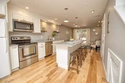 82 Centre St #B, Quincy, MA 02169 - Photo 3