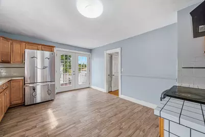 27 Houston Pl, Lynn, MA 01905 - Photo 11