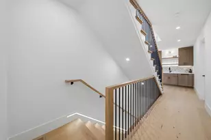 421 E 6th St, Boston, MA 02127 - Photo 17