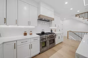 421 E 6th St, Boston, MA 02127 - Photo 9