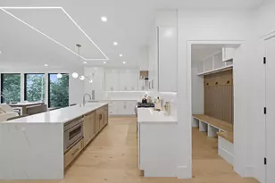 421 E 6th St, Boston, MA 02127 - Photo 13