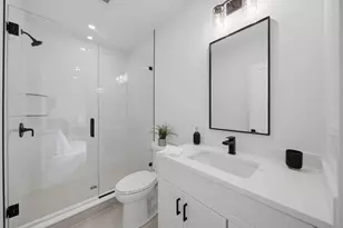 421 E 6th St, Boston, MA 02127 - Photo 29