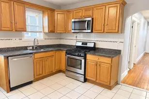 23 Oakland St, Watertown, MA 02472 - Photo 3