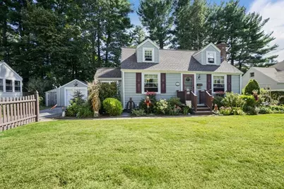 28 Londonderry Road, Framingham, MA 01701 - Photo 1