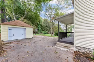 36 Central St, Auburn, MA 01501 - Photo 25