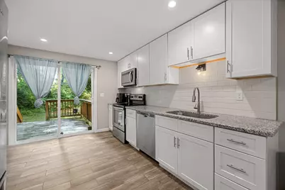 1100 Roosevelt Ave, Springfield, MA 01109 - Photo 5