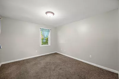 1100 Roosevelt Ave, Springfield, MA 01109 - Photo 7