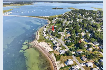 27 Alder St, Fairhaven, MA 02719 - Photo 3