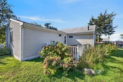 27 Alder St, Fairhaven, MA 02719 - Photo 15