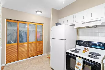 49 Windsor Dr #301, Holliston, MA 01746 - Photo 9