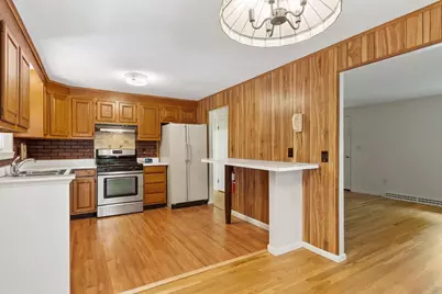 136 Ridge Rd, Marlborough, MA 01752 - Photo 9