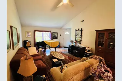 12 Deerfield Cir, Auburn, MA 01501 - Photo 11