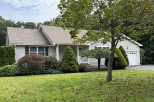 12 Deerfield Cir, Auburn, MA 01501 - Photo 1