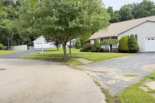 12 Deerfield Cir, Auburn, MA 01501 - Photo 5