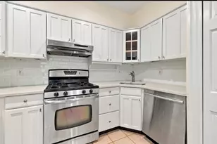 58 Myrtle St, Boston, MA 02114 - Photo 7