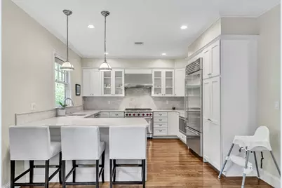 131 Winchester St #131, Brookline, MA 02446 - Photo 3