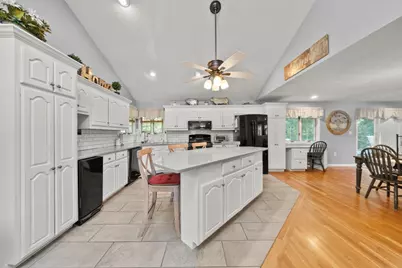 31 Columbus Road, Woburn, MA 01801 - Photo 11