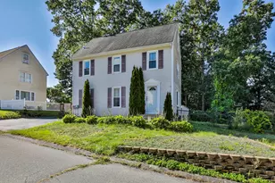 720 Hypine Rd, Dracut, MA 01826 - Photo 1