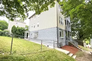 11 Leon St, Worcester, MA 01604 - Photo 3