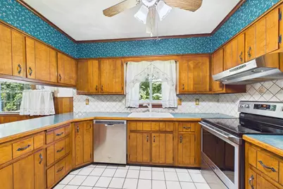 1541 N Hixville Rd, Dartmouth, MA 02747 - Photo 7