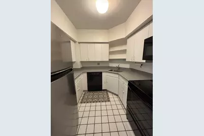 125 Pleasant #608, Brookline, MA 02446 - Photo 5