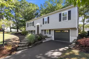 95 Blackmount Dr, Marshfield, MA 02050 - Photo 1