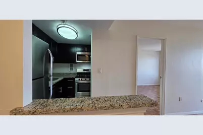 185 Freeman #935, Brookline, MA 02446 - Photo 3