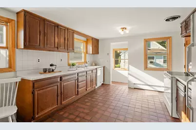 298 Forest St, Arlington, MA 02474 - Photo 11