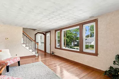 23 Mayflower Road, Woburn, MA 01801 - Photo 5