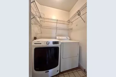 53 Oakland St #B, Medford, MA 02155 - Photo 3
