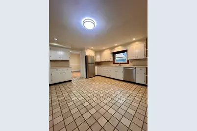 53 Oakland St #B, Medford, MA 02155 - Photo 1