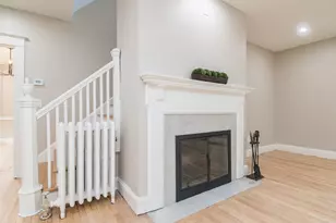 41 Dartmouth St, Holyoke, MA 01040 - Photo 9
