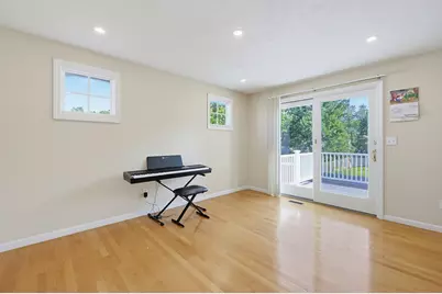 5 Ivy Cir, Randolph, MA 02368 - Photo 9