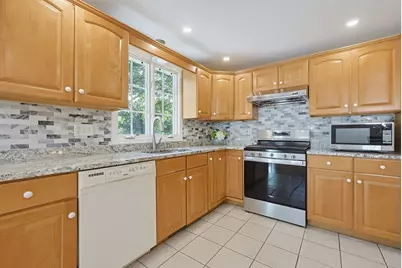 5 Ivy Cir, Randolph, MA 02368 - Photo 11