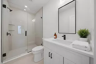 421 E 6th St, Boston, MA 02127 - Photo 29