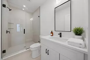 421 E 6th St, Boston, MA 02127 - Photo 29