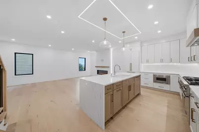 421 East 6th Street #TH3, Boston, MA 02127 - Photo 5