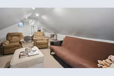 28 Dalton Pl, Springfield, MA 01109 - Photo 15