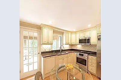 18 Lido, Bedford, MA 01730 - Photo 7