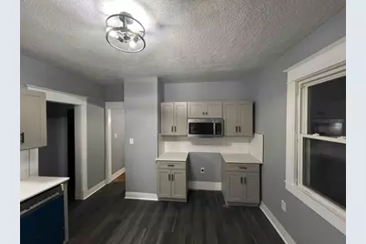 180 Oak Grove Ave #1, Springfield, MA 01109 - Photo 1